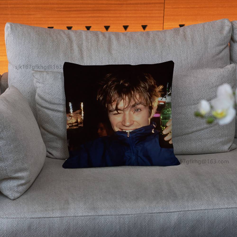 I Love D-Damon Albarn Pillow C - مراجعة Home.Textiles Cushion وسعره
