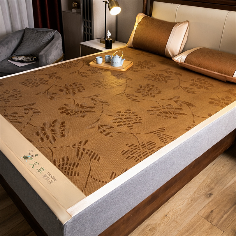 Bamboo Cooling Mat and Pillowc - مراجعة Silk Sheet Set وسعره