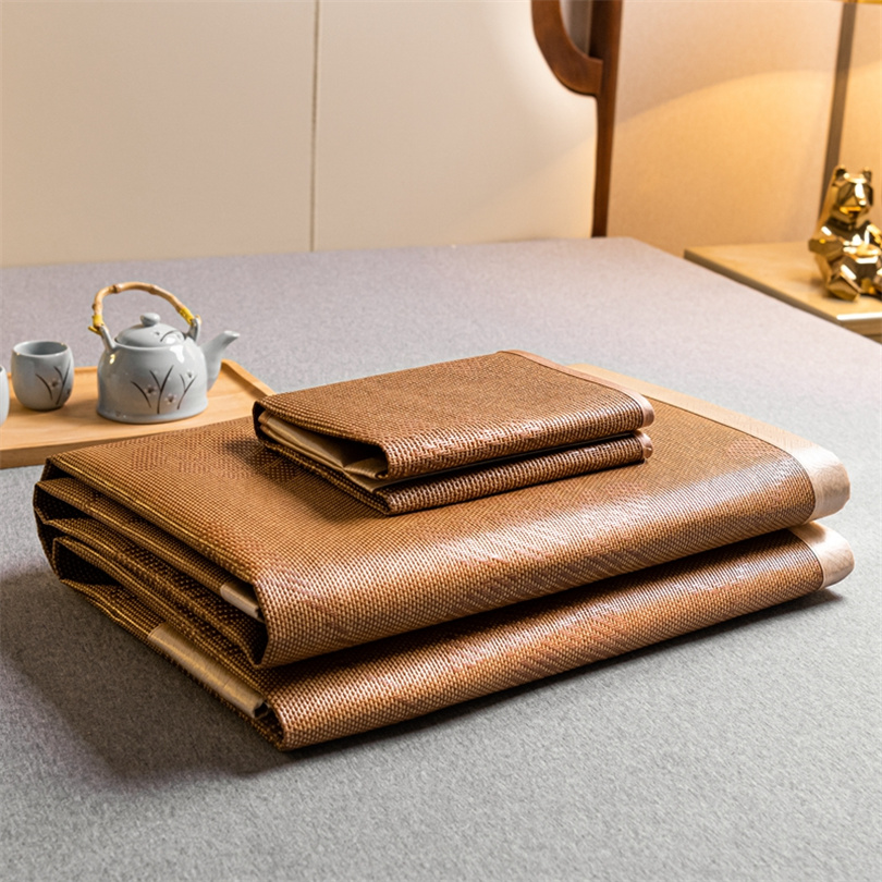 Bamboo Cooling Mat and Pillowc - مراجعة Silk Sheet Set وسعره