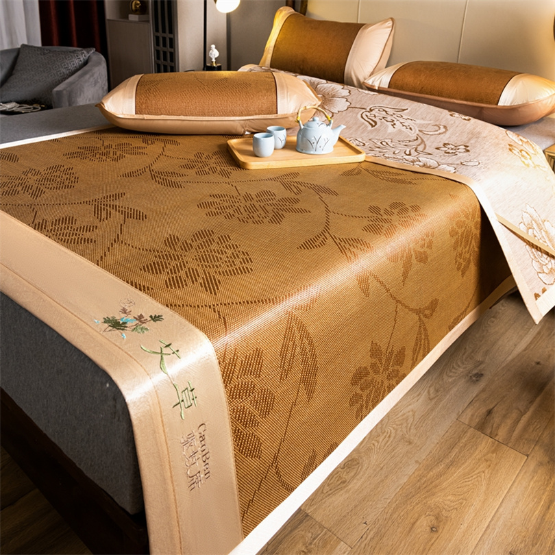 Bamboo Cooling Mat and Pillowc - مراجعة Silk Sheet Set وسعره