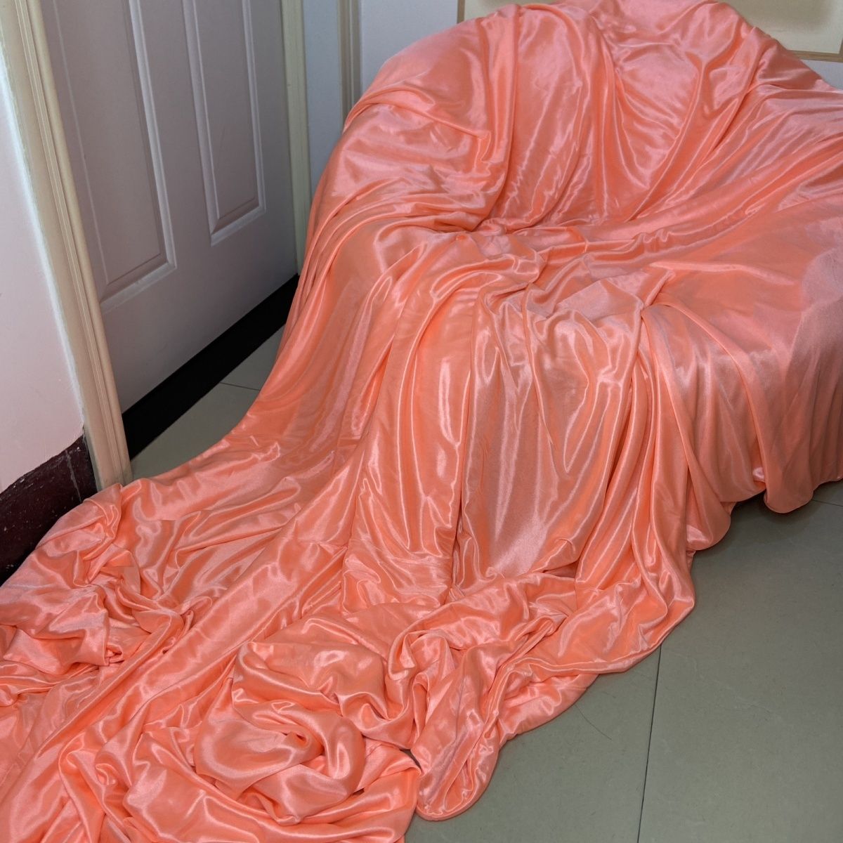 No Pillow Cover Glossy summer  - مراجعة Silk Sheet Set وسعره