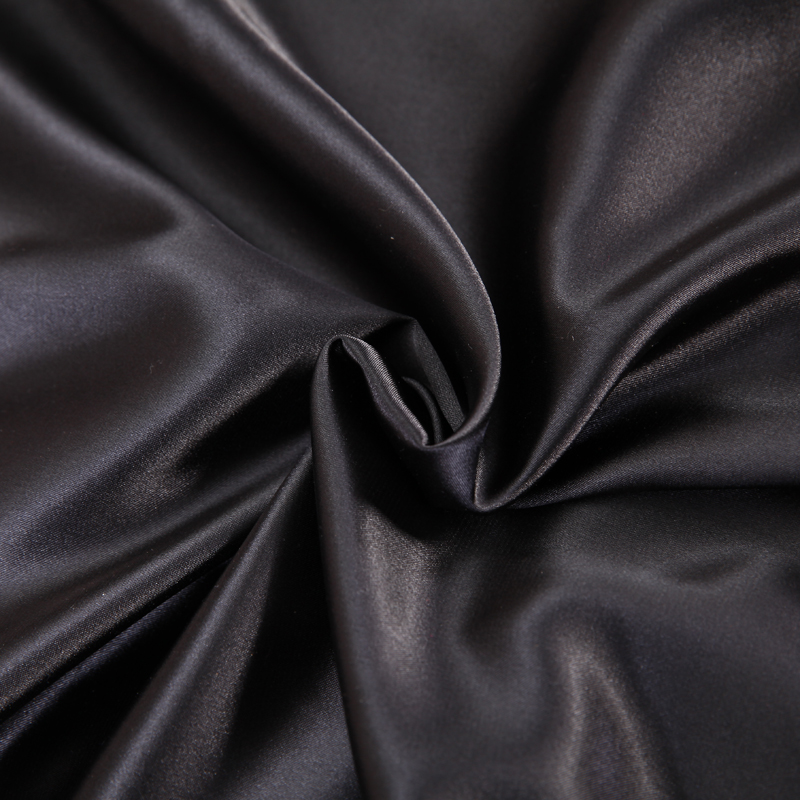 Satin Black Bedding Set With D - مراجعة Silk Sheet Set وسعره